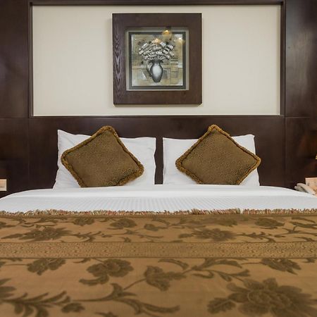 Arabian Dreams Hotel Apartments Дубай Стая снимка