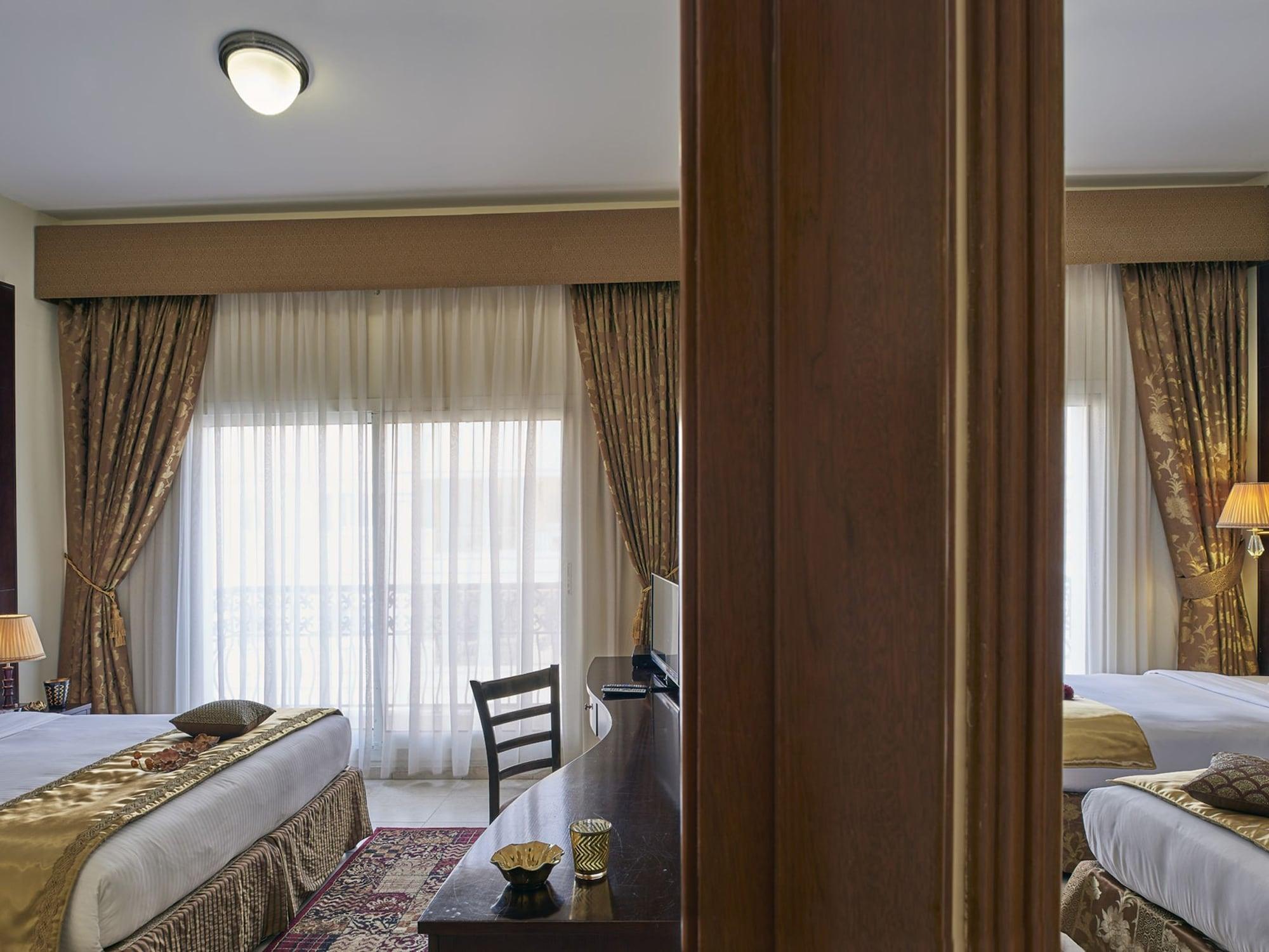 Arabian Dreams Hotel Apartments Дубай Екстериор снимка