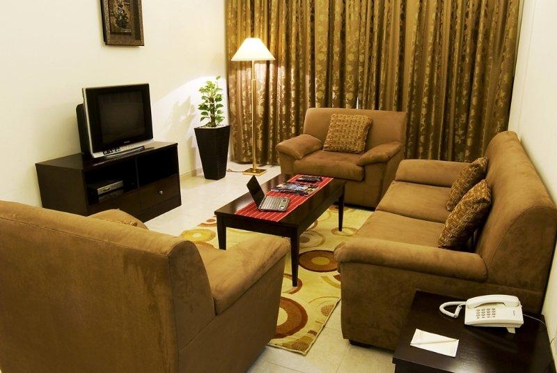 Arabian Dreams Hotel Apartments Дубай Стая снимка