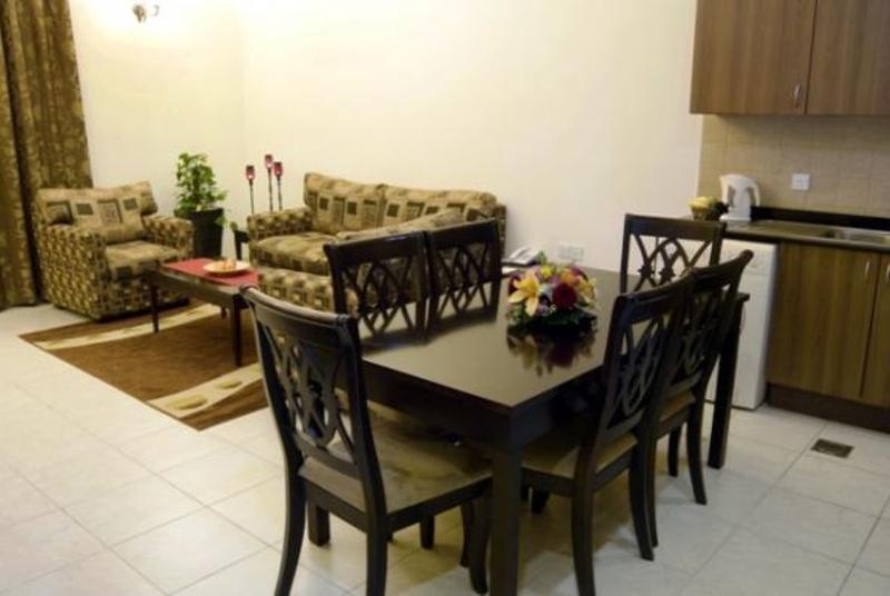 Arabian Dreams Hotel Apartments Дубай Стая снимка