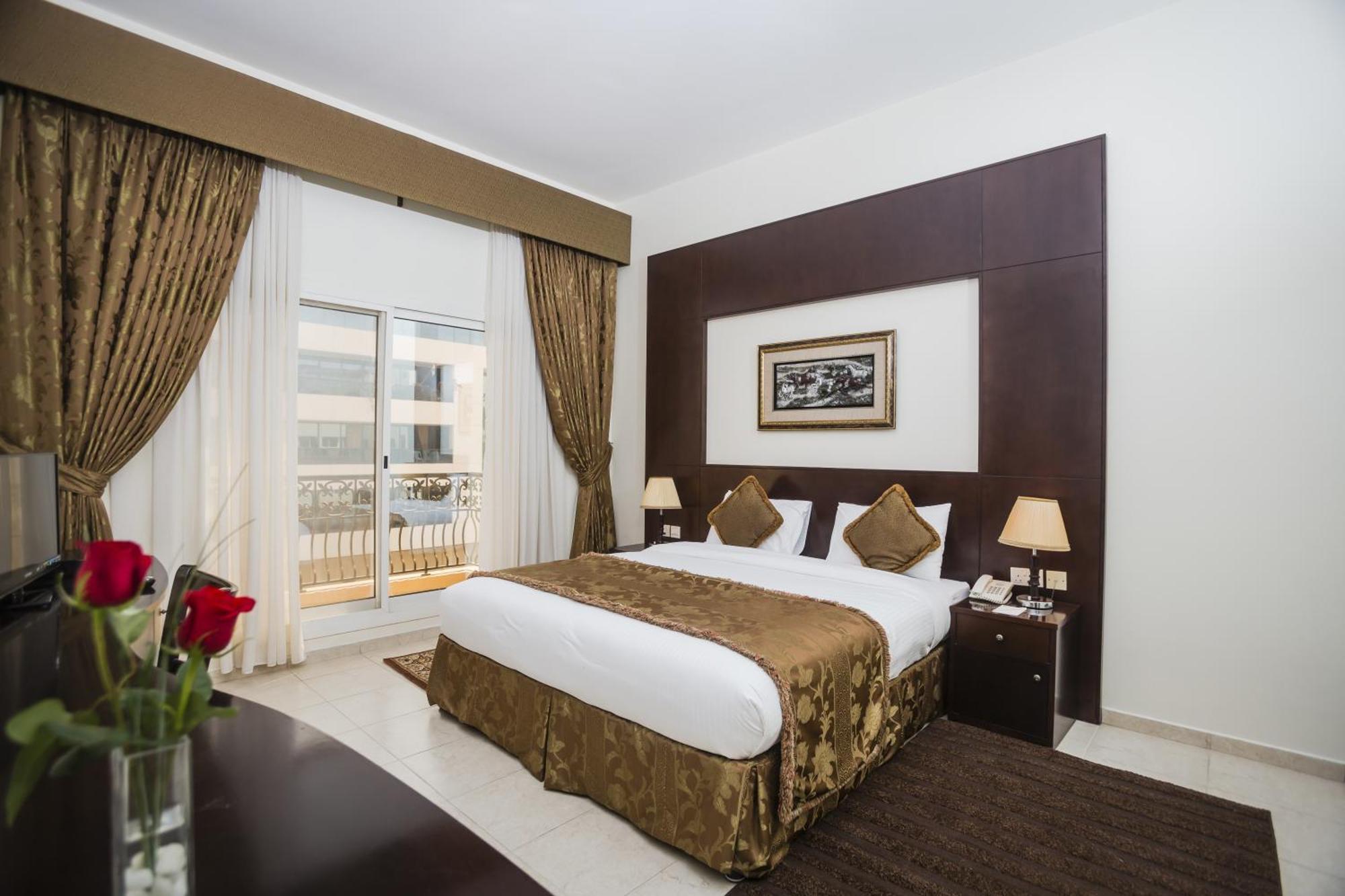 Arabian Dreams Hotel Apartments Дубай Стая снимка
